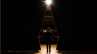 Audccon: Todos querem estar no palco, mas ninguém quer limpar o banheiro  do teatro
